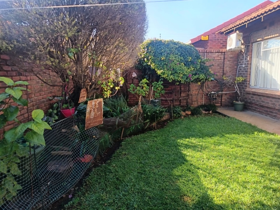 3 Bedroom Property for Sale in Rhodesdene Northern Cape